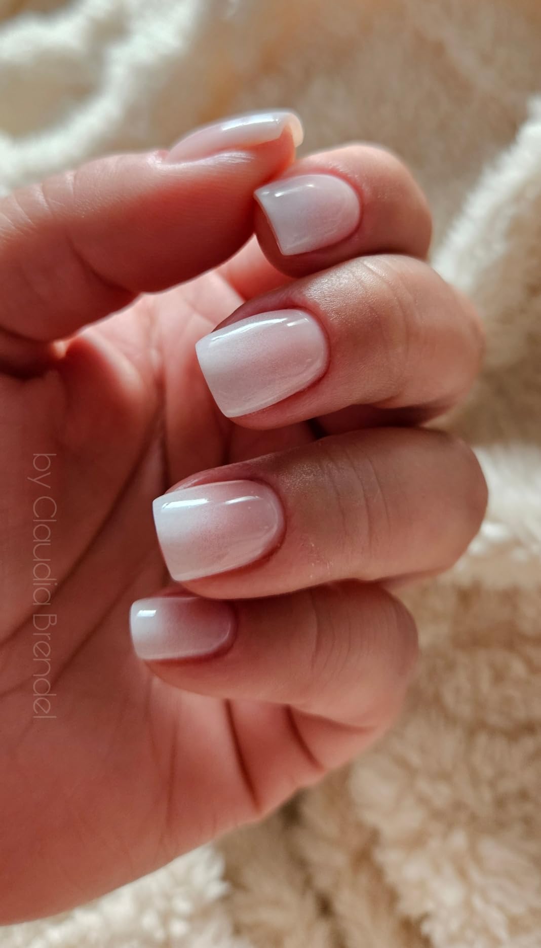 Aura Nails in Minuten